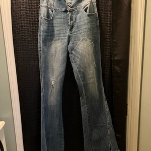 Size 9 Kancan flare raw hem jean